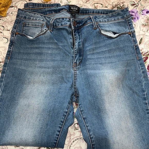 Skinny Jean - Picture 1 of 6